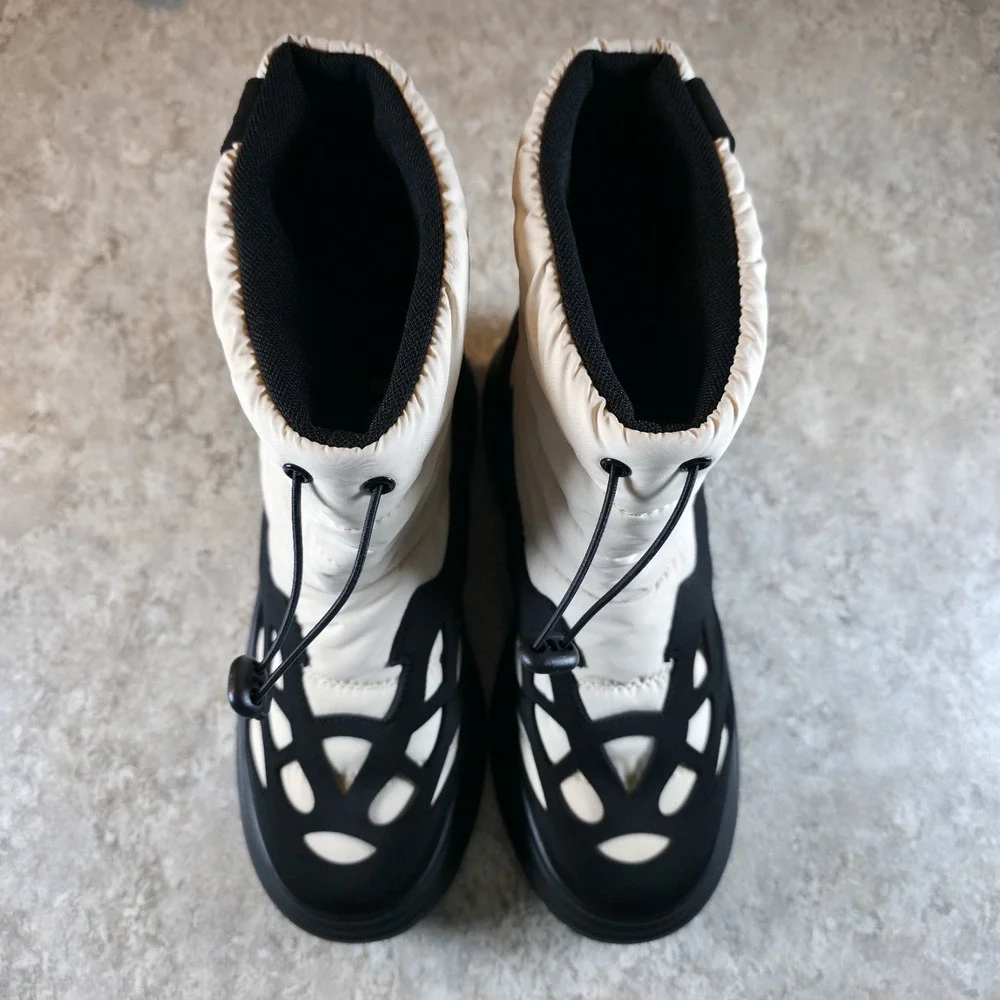 Koi Padded Snow Boots Broken Helm Cream and Black Womens Size 10 New